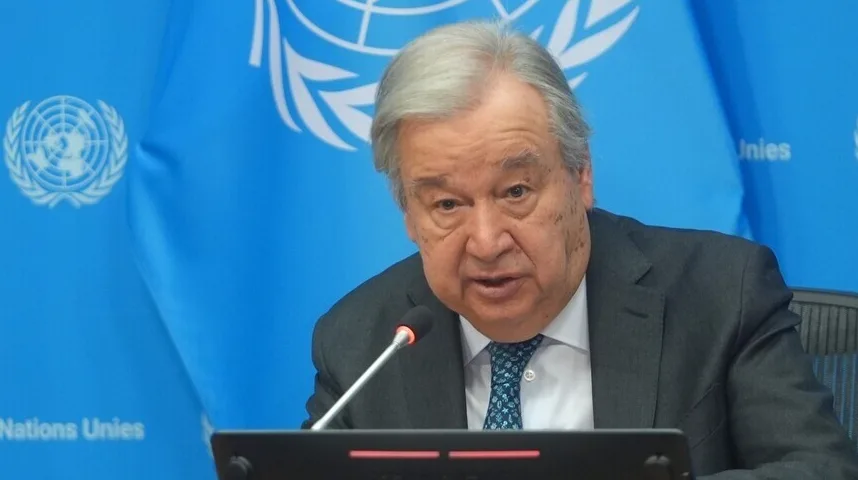 António Guterres, generalni sekretar Ujedinjenih nacija, govori za govornicom.