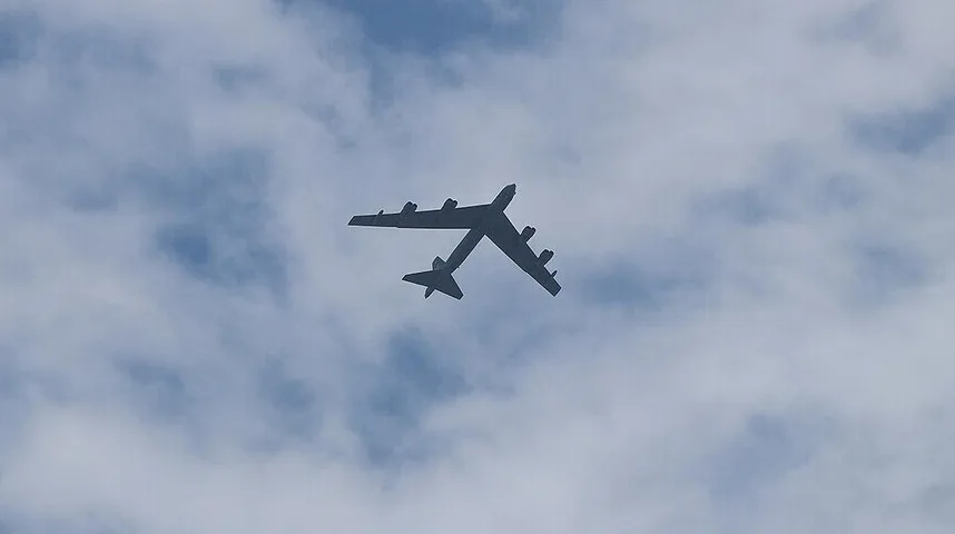 Strašna nesreća u Kaliforniji: Svih osam osoba poginulo u padu B-52 bombardera