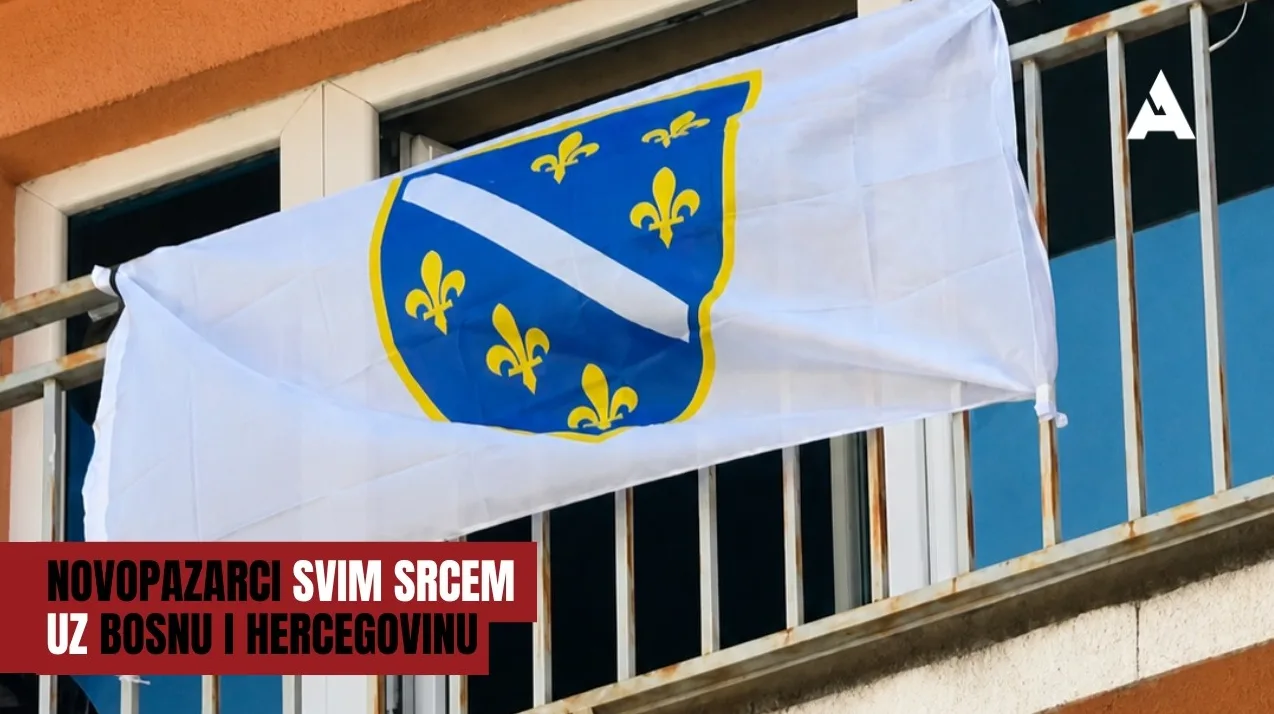Zastava Bosne i Hercegovine vijori se sa balkona, sa natpisom „Novopazarcisvim srcem uz Bosnu i Hercegovinu“.