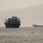 Iran ponovo otvara nebo i obnavlja saobraćaj kroz Hormuz: Petina predratnog nivoa