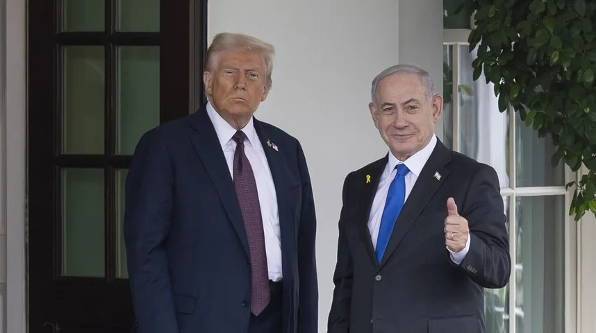 Donald Trump i Benjamin Netanyahu daju podršku diplomatskom sastanku.