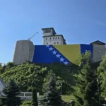 Gradačac: Najveća zastava BiH dominira sa kule Husein-kapetana