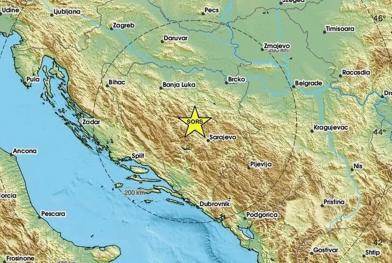 Mapa koja prikazuje epicentar zemljotresa SORS u blizini Sarajeva sa radijusom od 200 km.