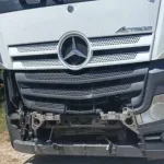 Teška saobraćajna nesreća kod Ribnika: Kamion i automobil se sudarili, više osoba povrijeđeno