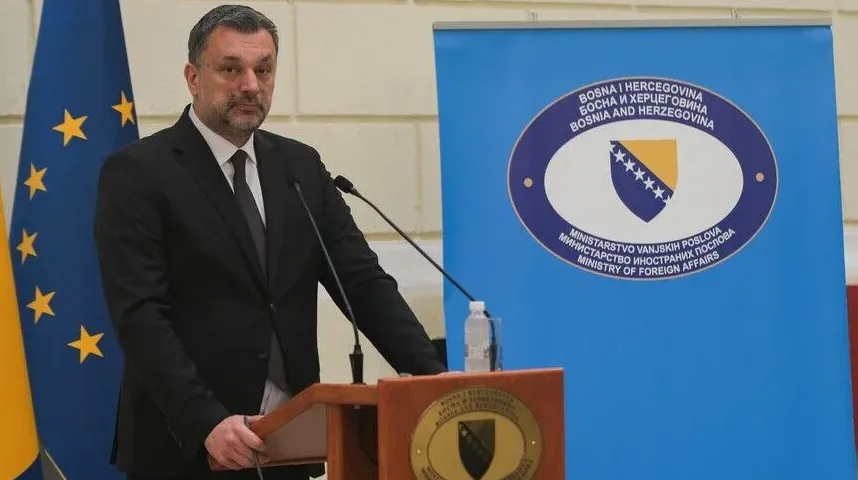 Ministar vanjskih poslova Bosne i Hercegovine govori za govornicom