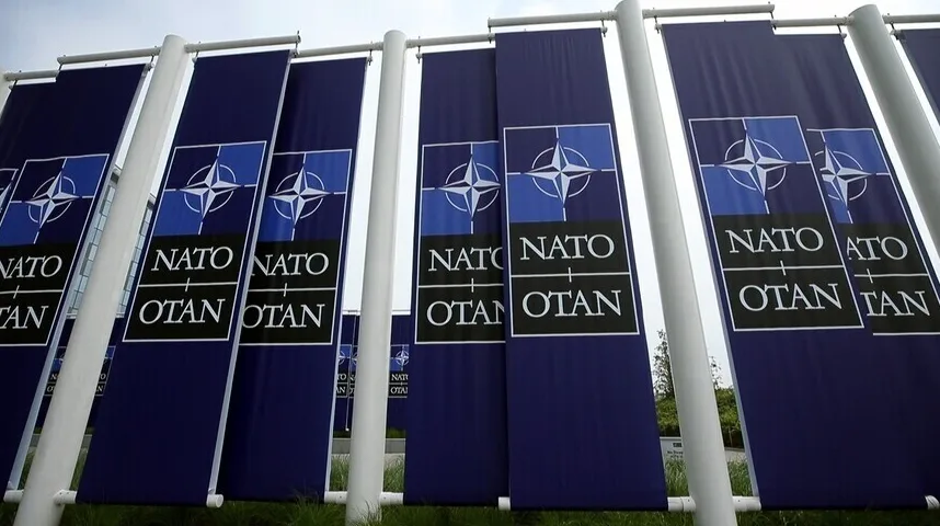 Zastave sa logom NATO-a