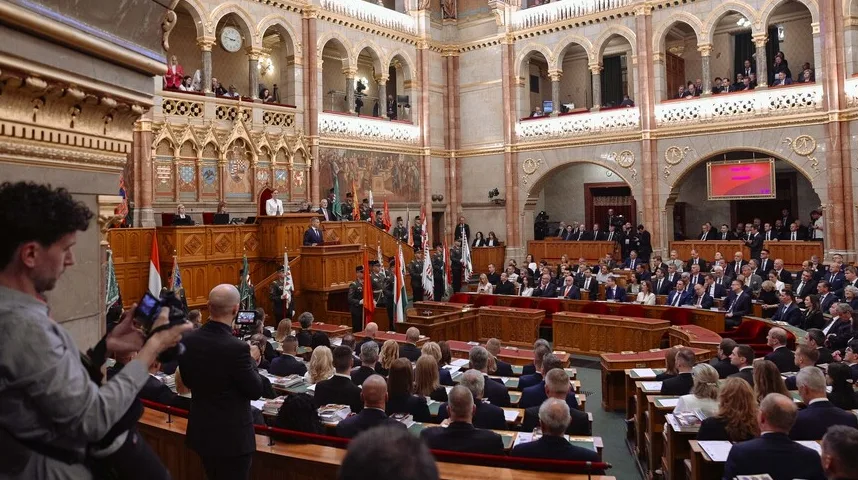 Mađarska donijela zakon: Premijerski mandat ograničen na osam godina