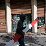 Ženeva na nogama: Paljenje Tesle i sukob s policijom zbog G7
