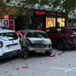 Mostar: Vozač Mercedesom udario u sedam automobila, lakše povrijeđen