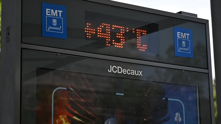 Termometar na ulici u Madridu pokazuje 43°C.