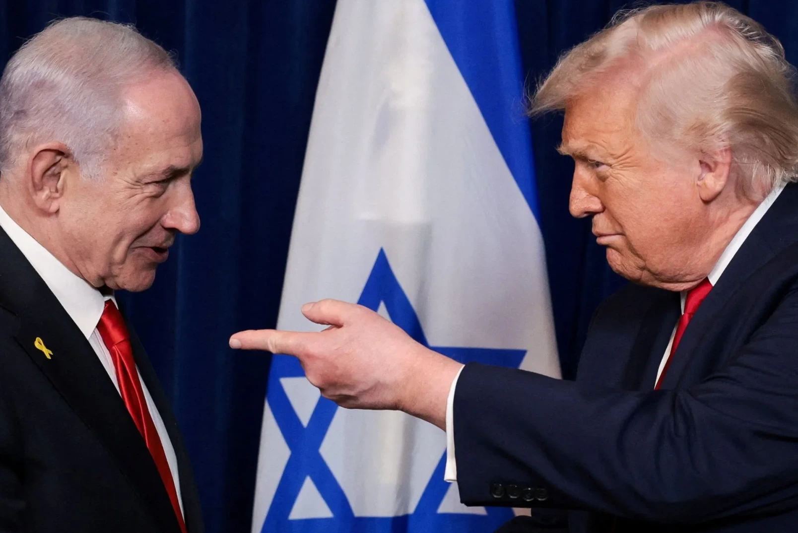 Benjamin Netanyahu i Donald Trump ispred izraelske zastave