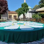 Cvijet sjećanja u Gračanici: Učenici postavili instalaciju ispred medrese