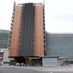 Evropska komisija ugasila klimu na nižim spratovima, viši ostali rashlađeni