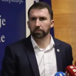 Delić podnio krivičnu prijavu: Policajci RS napali žene i cijepali zastavu RBiH