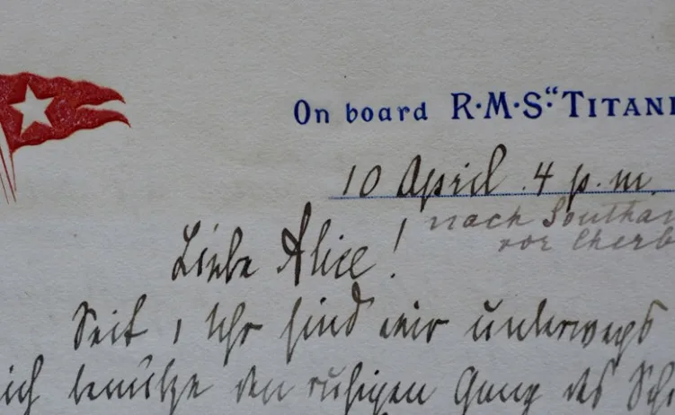 Detalj sa R.M.S. Titanica, rukom pisan datum i poruka