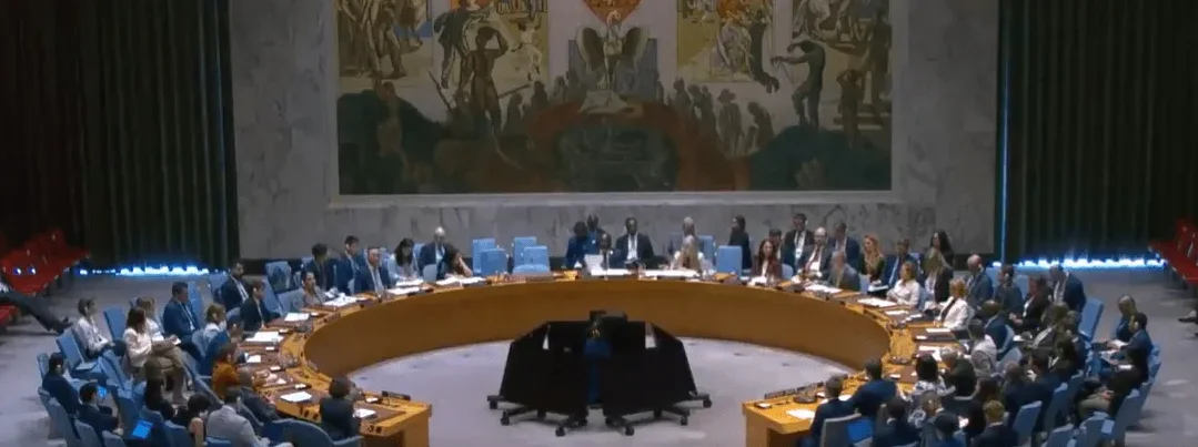 Sjednica Organizacije Ujedinjenih Naroda sa delegatima za okruglim stolom.
