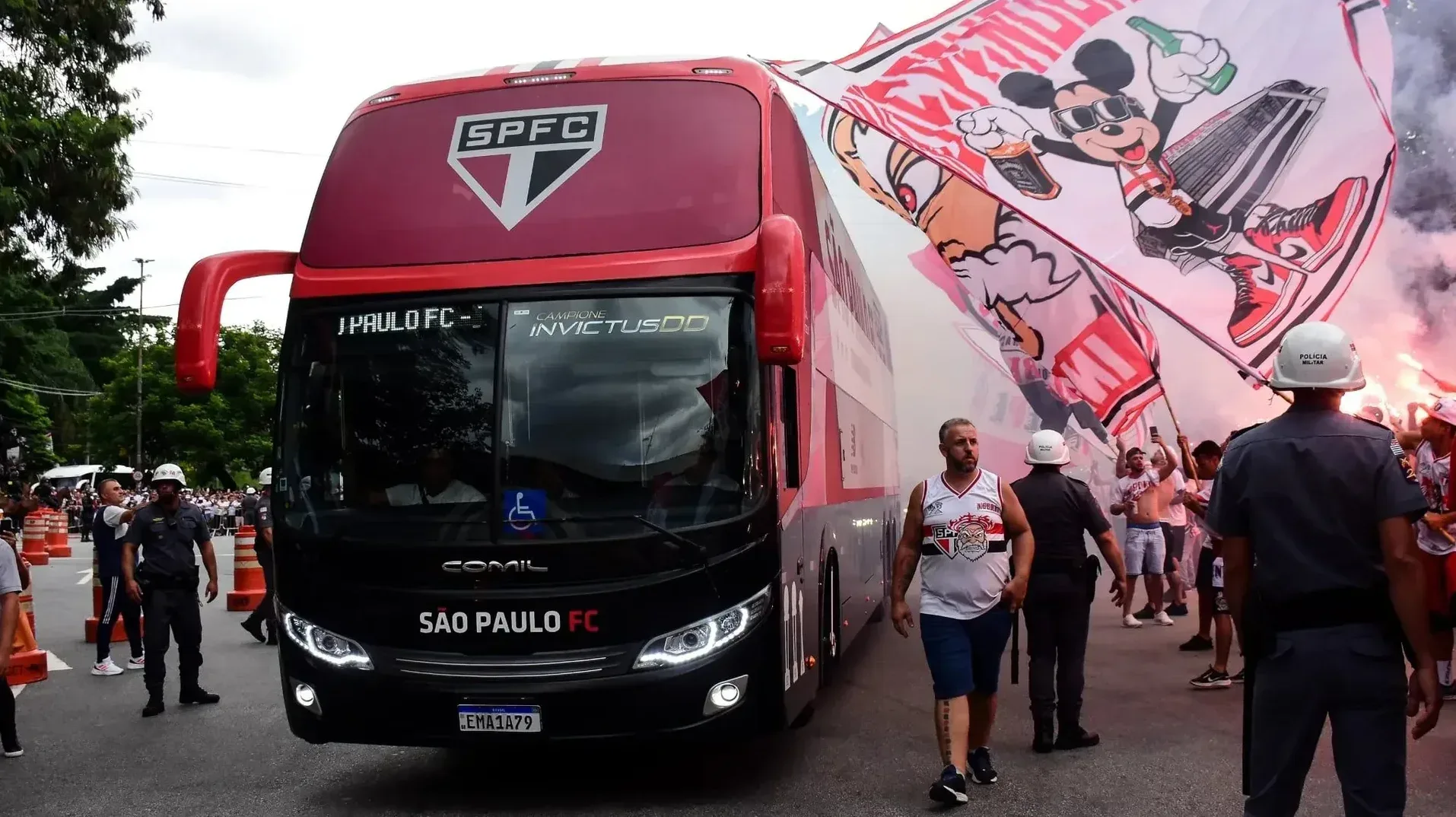 Autobus kluba sa navijačima