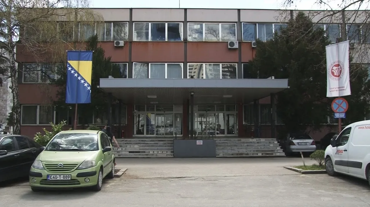 Univerzitet Tuzla zgrada