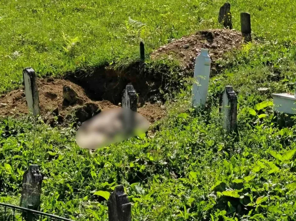 Oštećeno groblje u Travniku