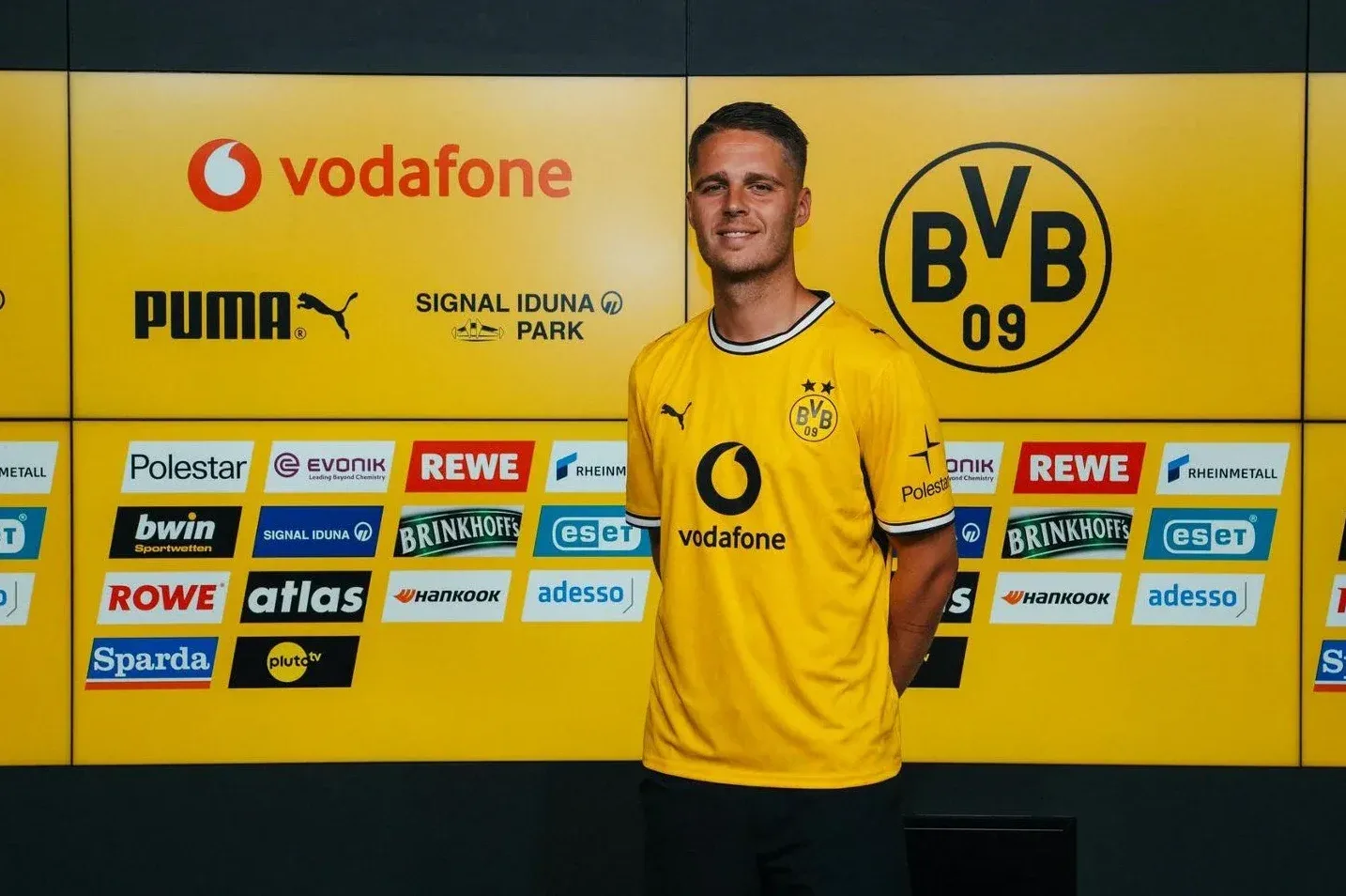 Dortmund dovodi veznjaka iz PSV-a