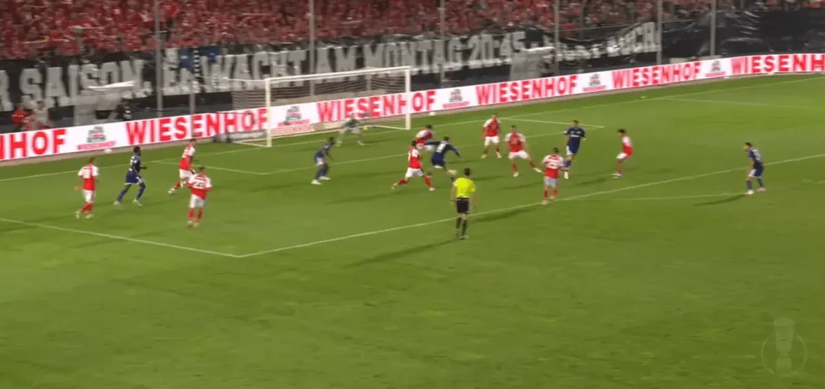 Džeko asistira za Schalke