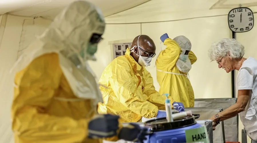 Medicinsko osoblje suzbija epidemiju ebole