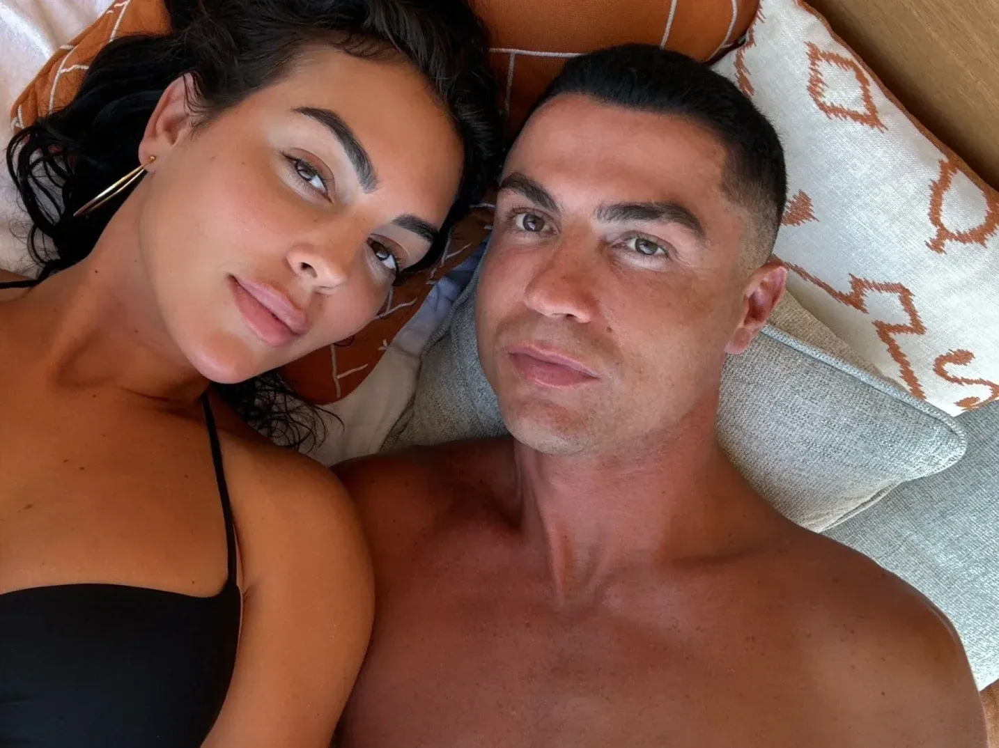 Georgina Rodríguez i Cristiano Ronaldo se opušteno odmaraju zajedno.