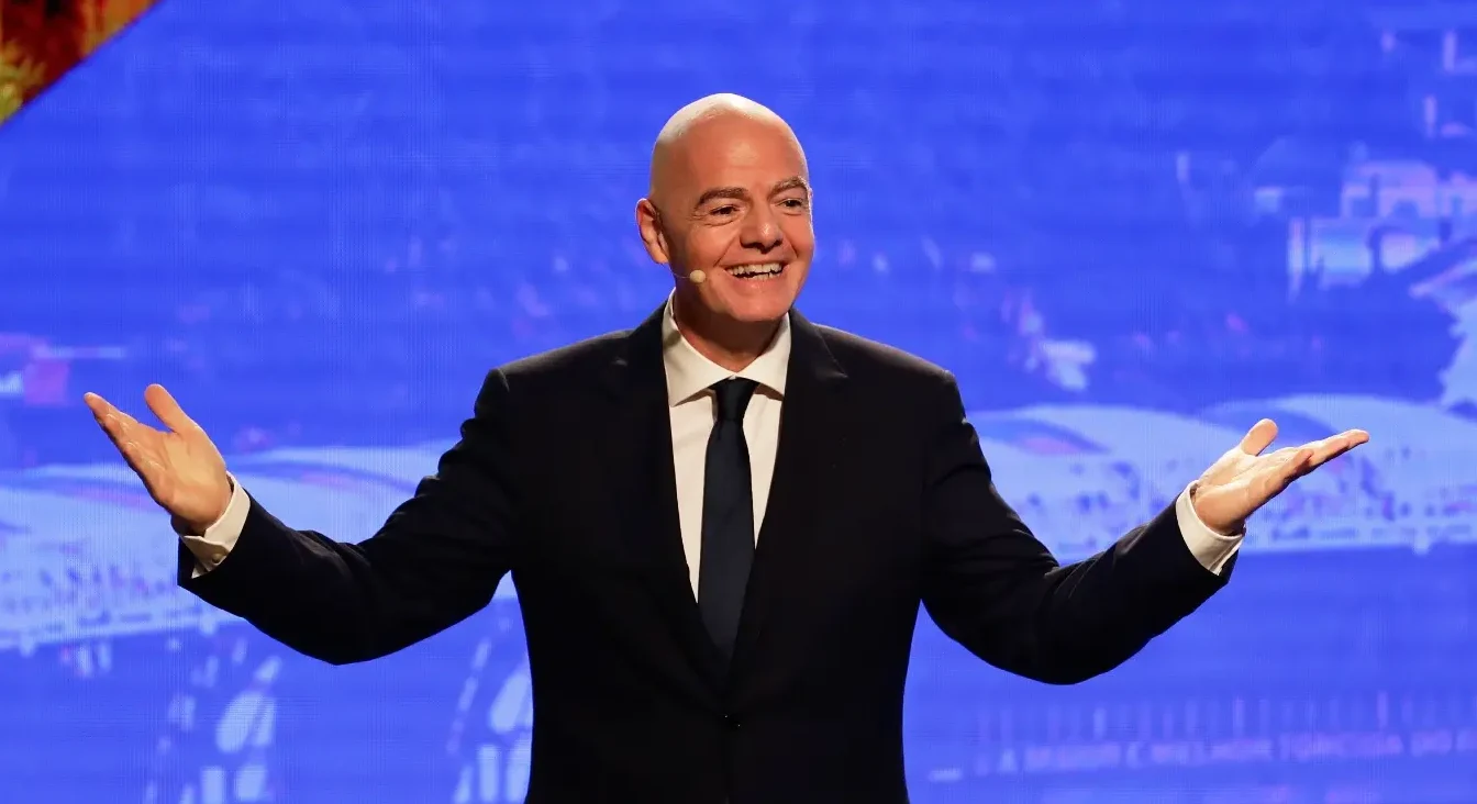 Đovani Infantino sa otvorenim rukama