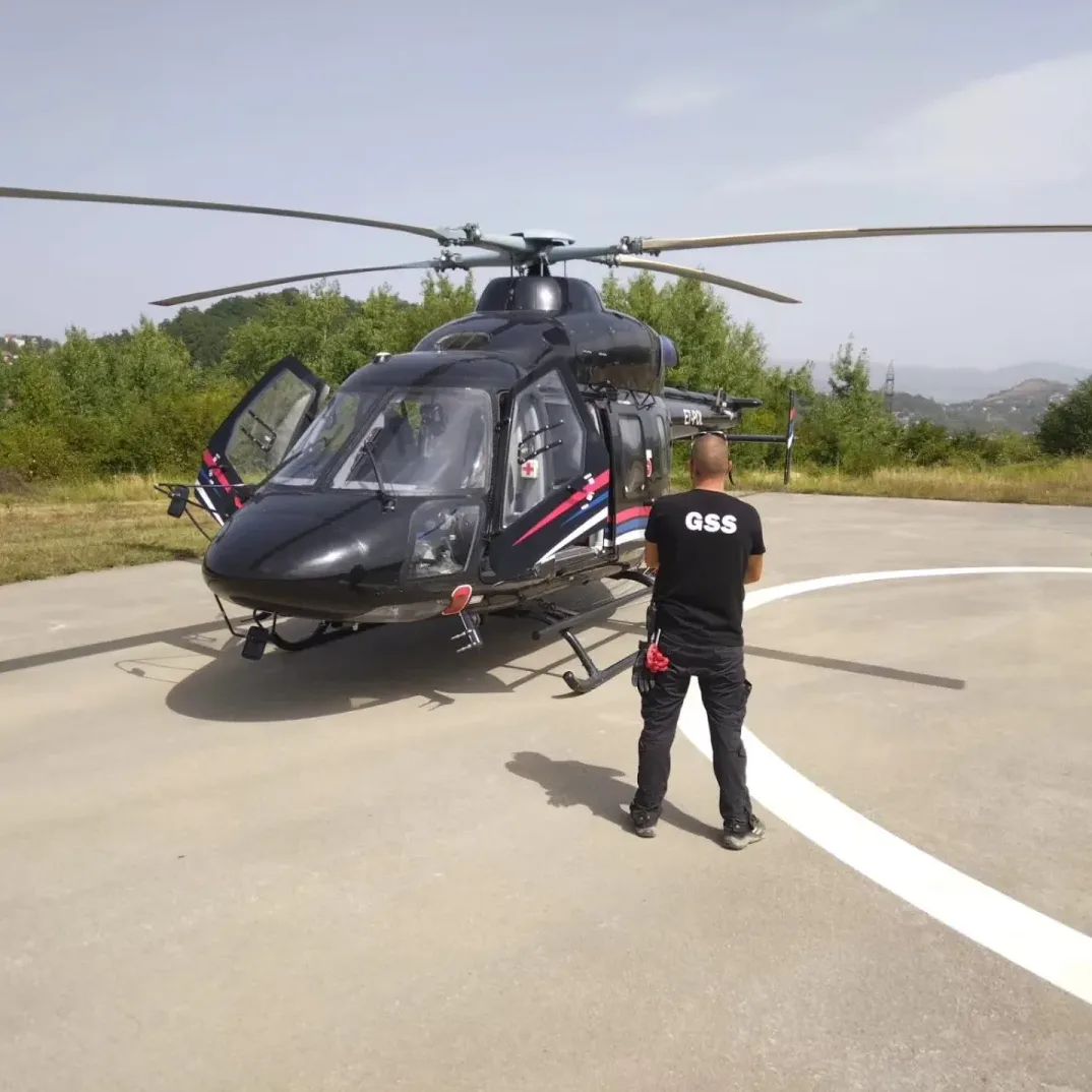 Helikopter gasi požar Trebević