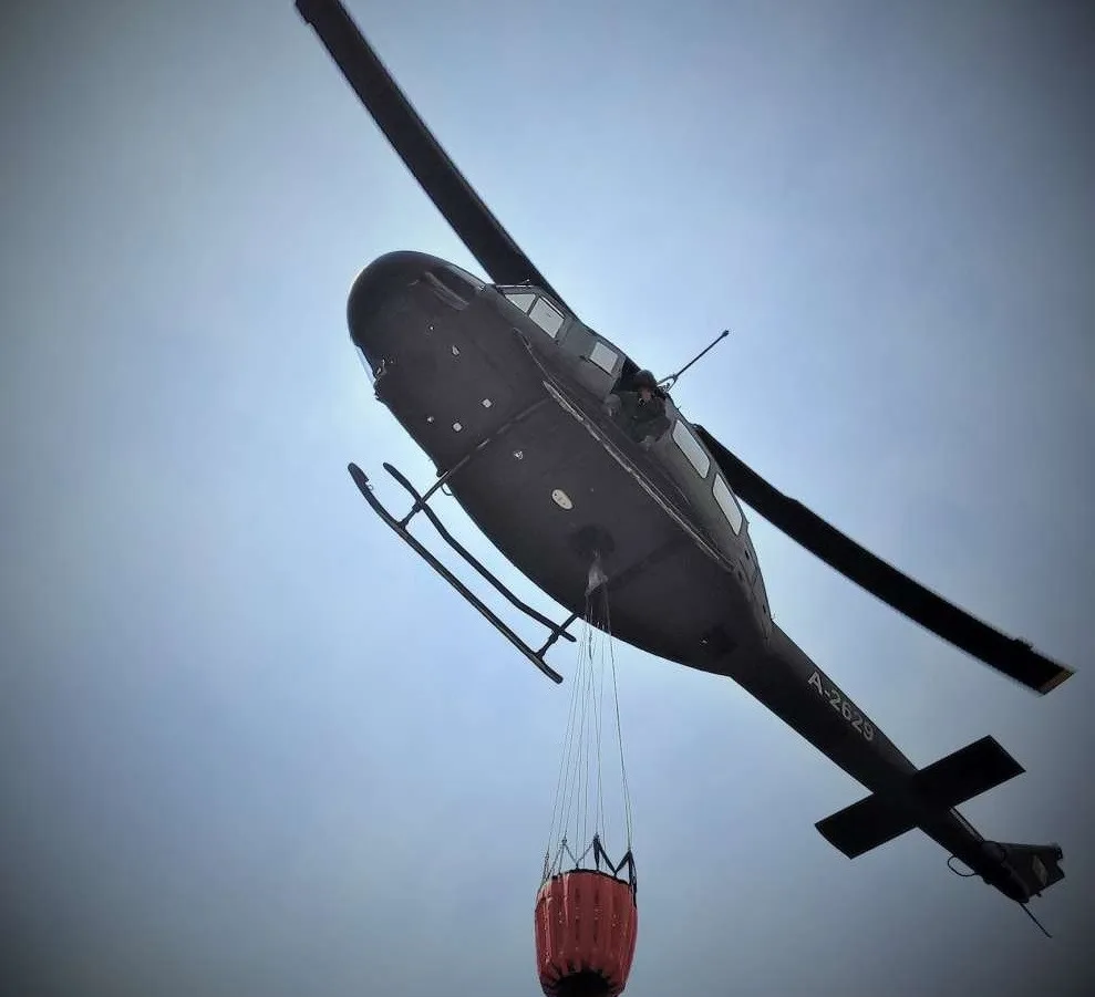 Helikopter OS BiH gasi požar