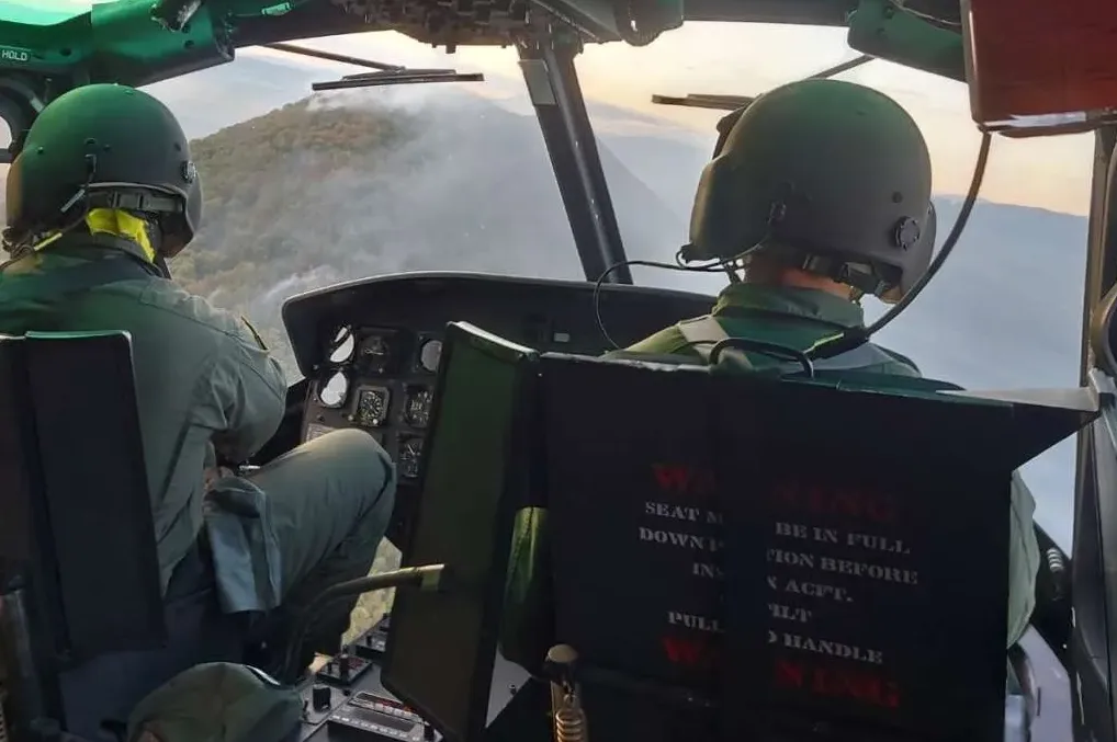 Helikopter OSBiH gasi požar