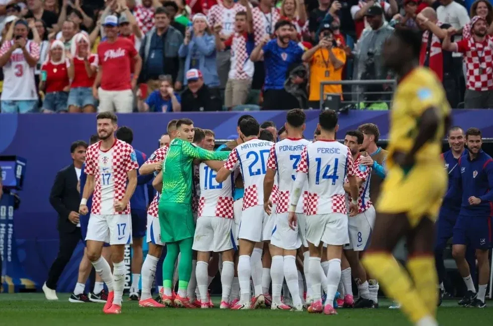 Hrvatski reprezentativci slave gol
