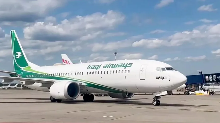 Avion kompanije Iraqi Airways na pisti aerodroma.