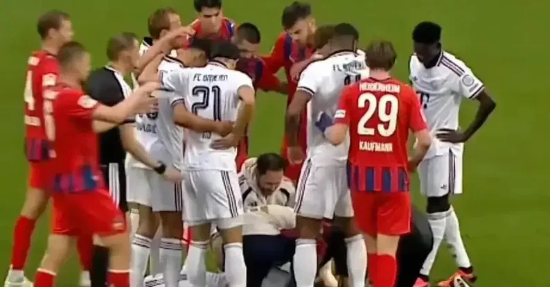 Jamal Musiala srušio se na terenu