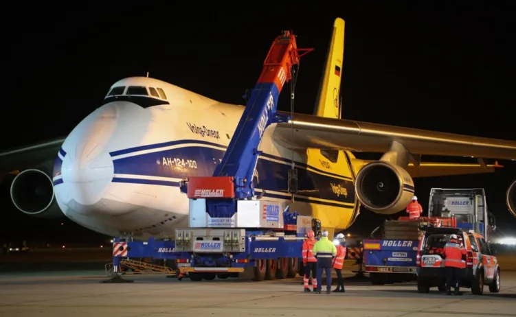 Zaplenjeni ruski avion u Kanadi
