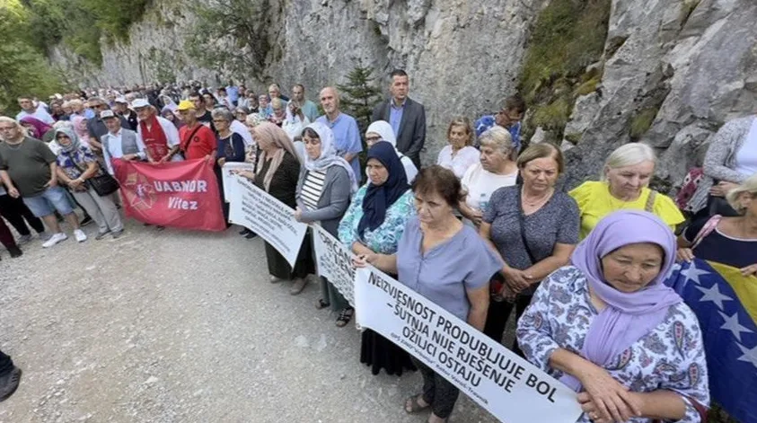 Obilježavanje zločina na Korićanskim stijenama