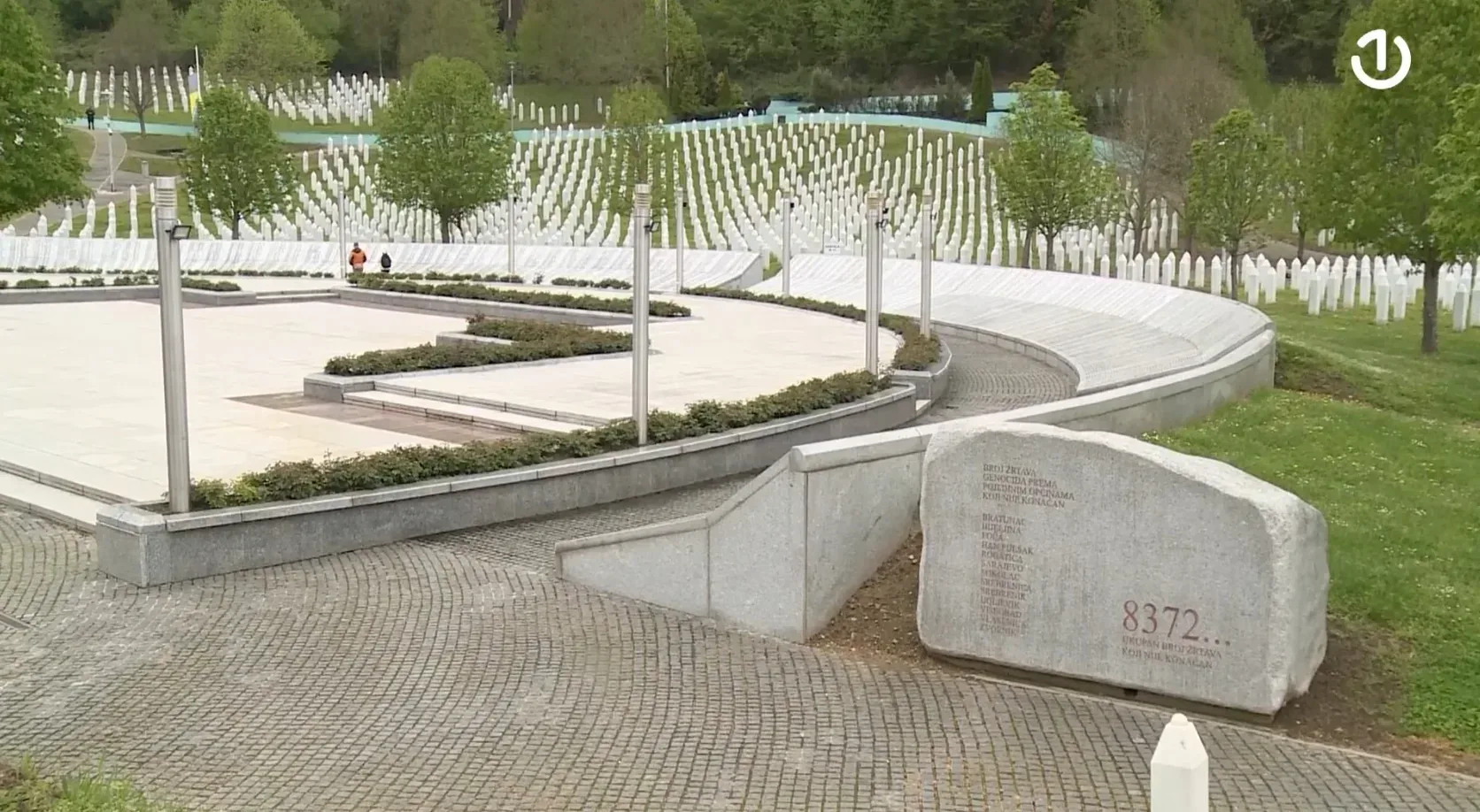 Spomenik žrtvama genocida u Memorijalnom centru Srebrenica-Potočari.