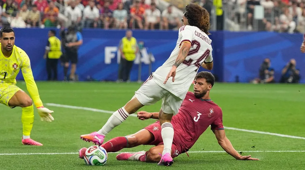 Marc Cucurella meta Milana
