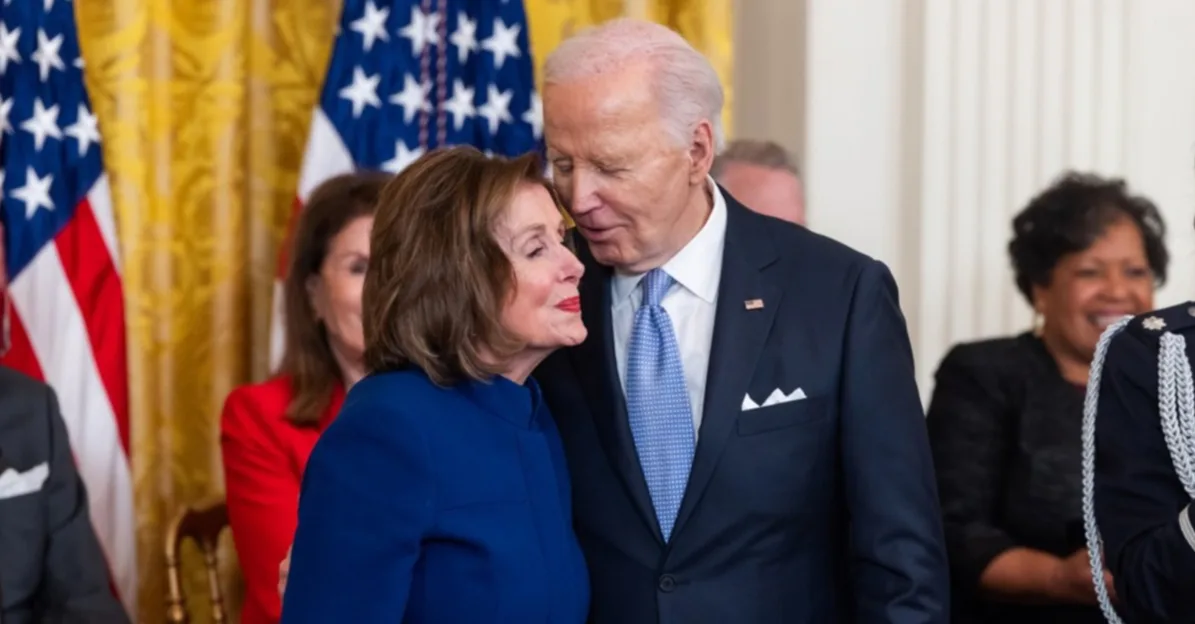 Pelosi i Biden razgovaraju