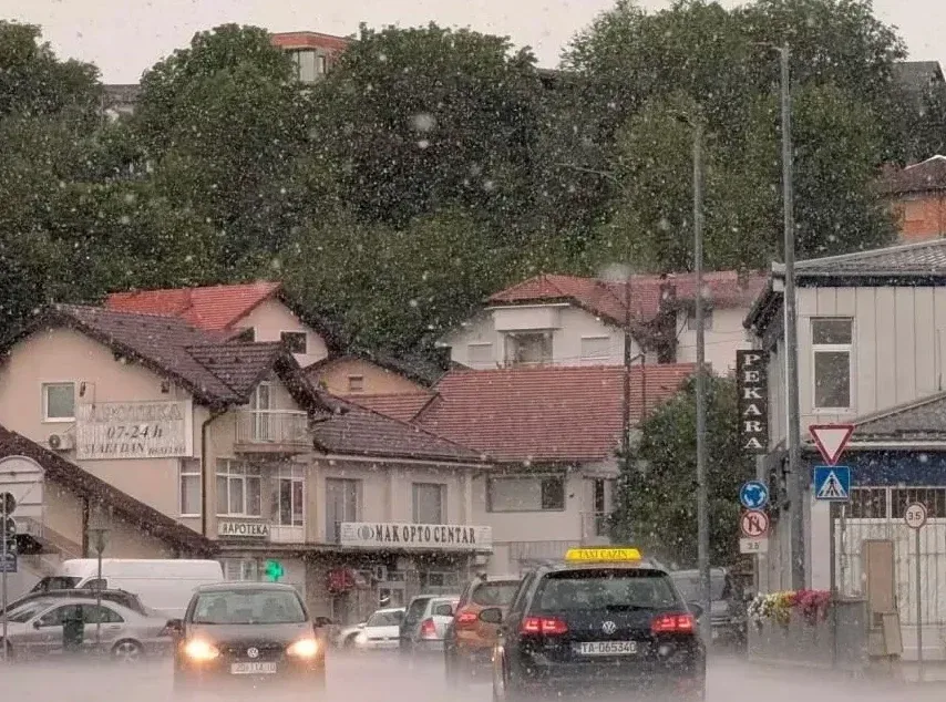 Nevrijeme s gradom u Krajini