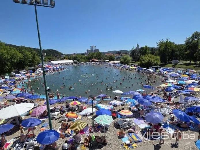 Panonska jezera Tuzla puna turista