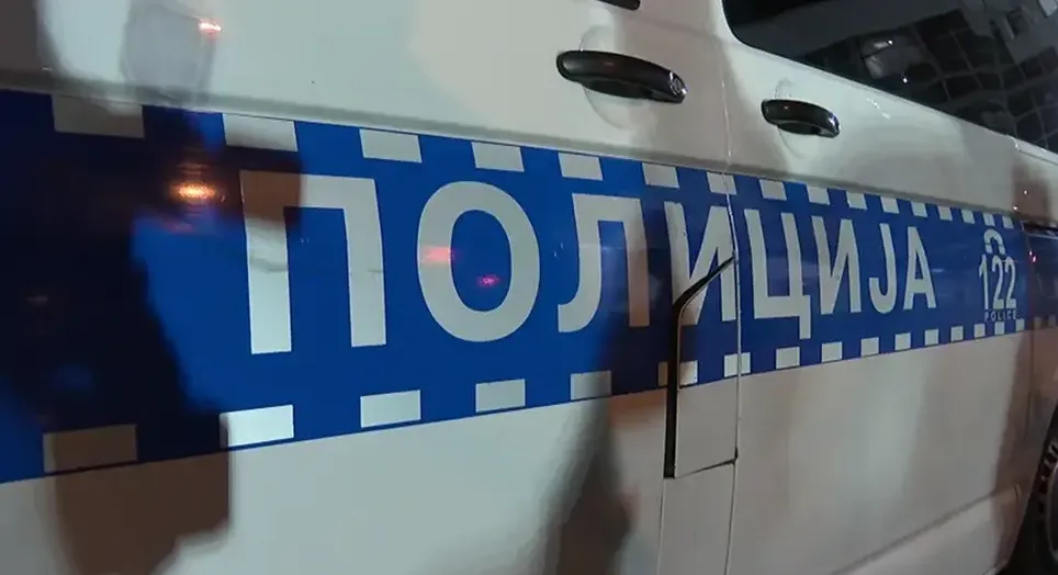 Policija istražuje zapaljena auta
