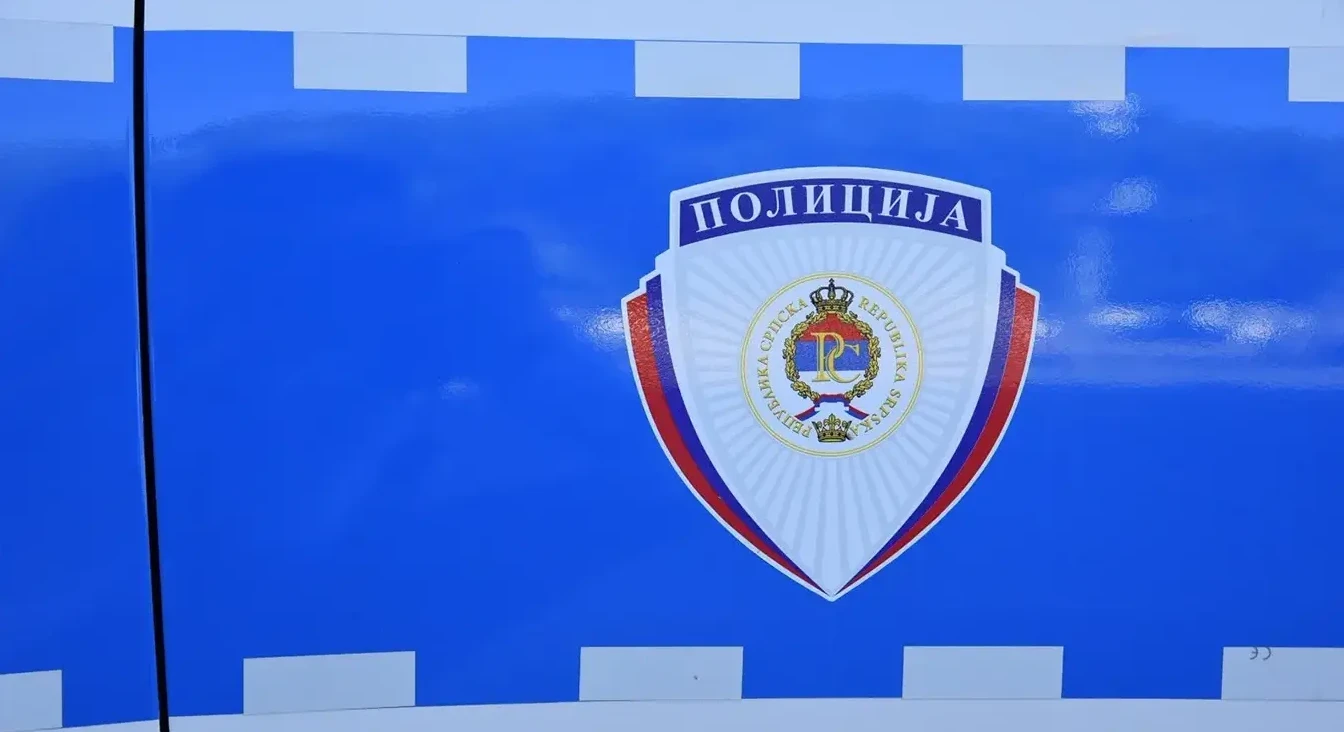 Policija istražuje krađu traktora