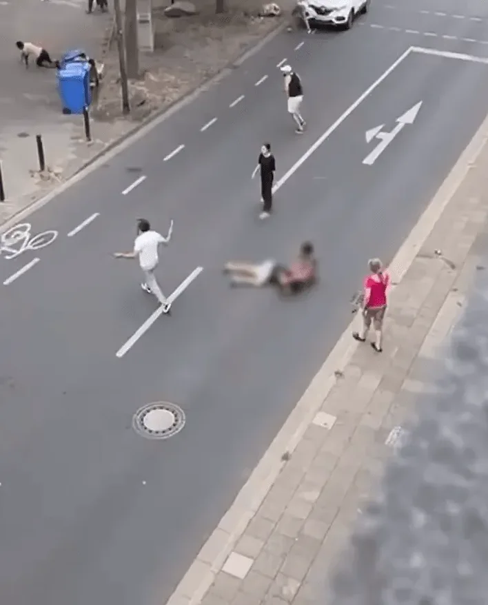Tuča na ulici u Njemačkoj