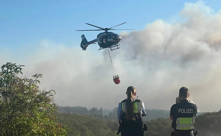Helikopter gasi požar u Belgiji