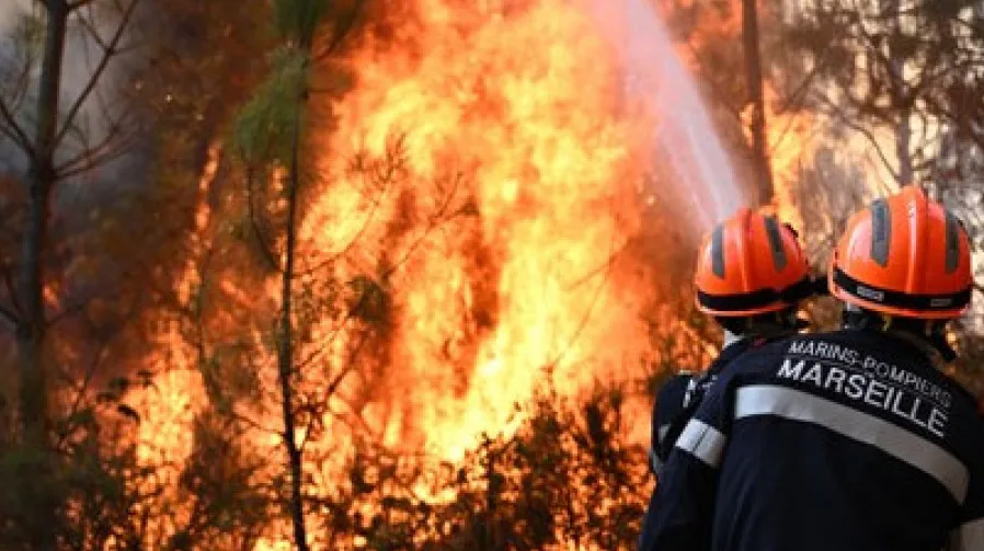Vatrogasci gase požar na Korzici