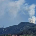 Helikopter u akciji: Pomoć iz zraka za požar na Trebeviću