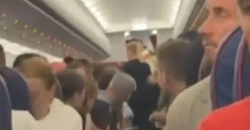 Putnica pali cigaretu u avionu.