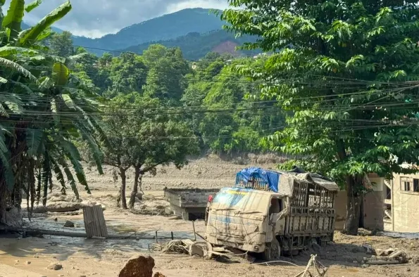 Razorne poplave u Nepalu