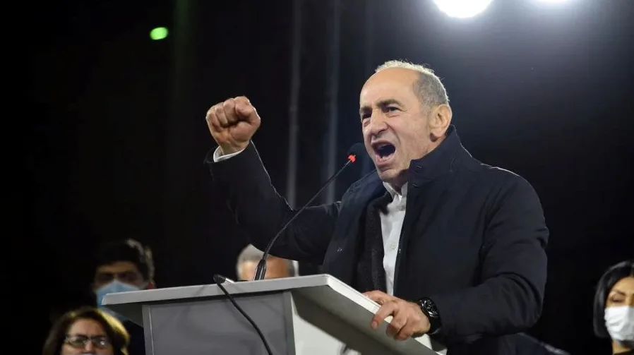 Robert Kočarjan tokom govora